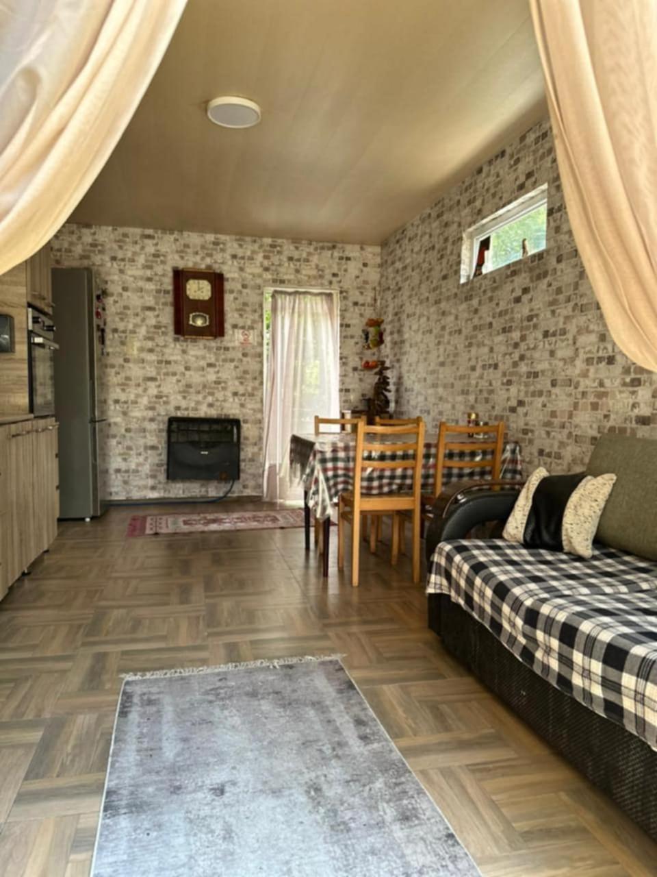 Guest House Barbi Batumi Exterior foto